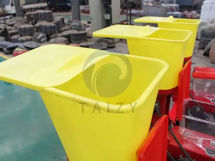 Fertilizer Box And Cover