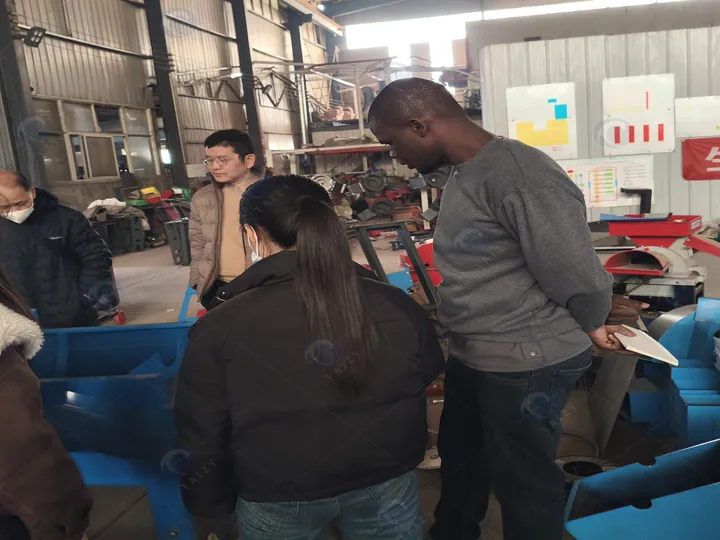 Ugandan Customer Inspecting Multifunctional Corn Thresher