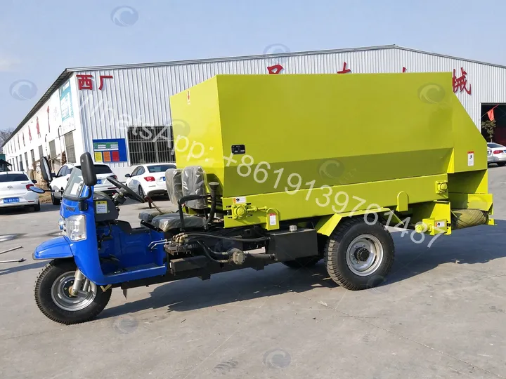 Diesel-Powered Horizontal TMR Mixer Feeder Wagon