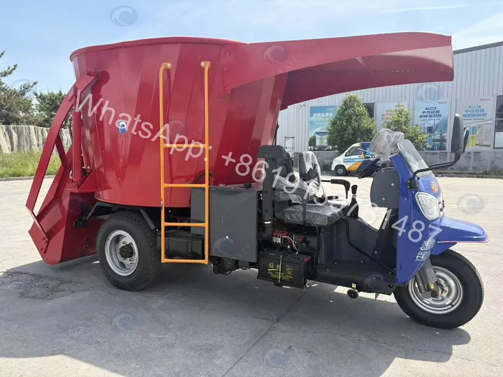 Self-Propelled Tmr Silage Mixer Feeder Wagon
