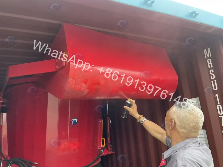 Tmr Silage Mixer Feeder Wagon Container Loading